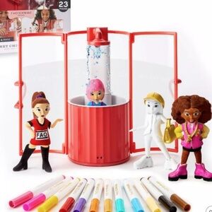 FAO Schwarz Street Chic Fashionistas Doll Set